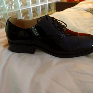 Men's oxford captoe dress shoe